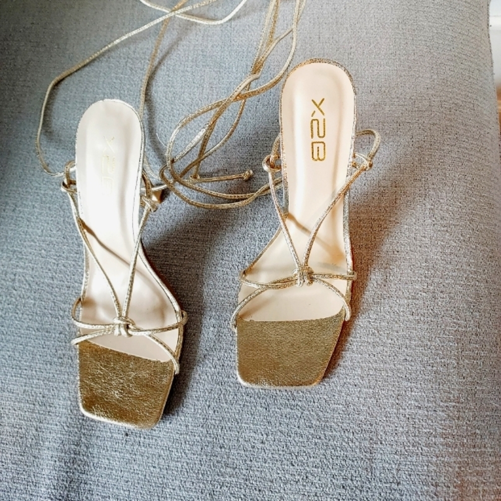 X2B Golden Metallic Lace up Leg Wrap Heels Sz-10